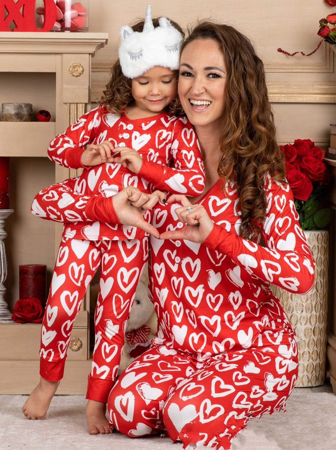 Mommy and Me Valentine’s Day Heart Print Pajama Set – Matching Parent & Child Leisure Sleepwear, Cozy Family Pajamas for Mom and Kids