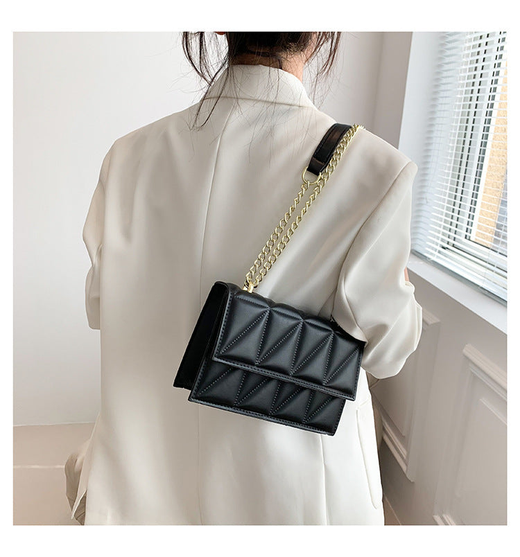Small Square Fashion Chain Crossbody Shoulder Bag for Women | Chic Mini Purse for Everyday Style