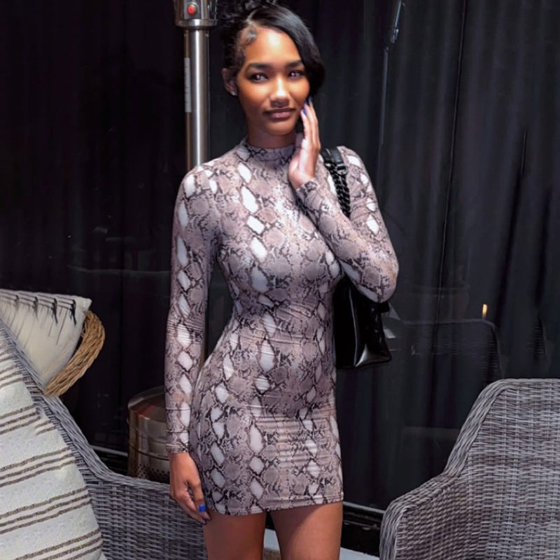 Sexy Long Sleeve Snakeskin Print Bodycon Mini Dress – Figure-Hugging Sheath Dress for Night Out, Clubwear, Party Outfit for Women