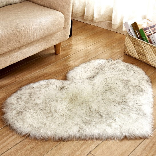 Plush Heart-Shaped Fluffy Rug – Soft Non-Slip Carpet for Living Room, Bedroom & Home Decor