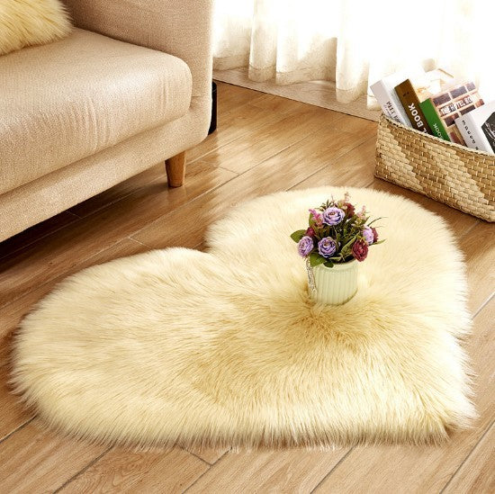 Plush Heart-Shaped Fluffy Rug – Soft Non-Slip Carpet for Living Room, Bedroom & Home Decor