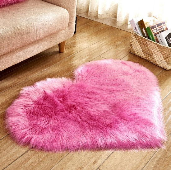 Plush Heart-Shaped Fluffy Rug – Soft Non-Slip Carpet for Living Room, Bedroom & Home Decor