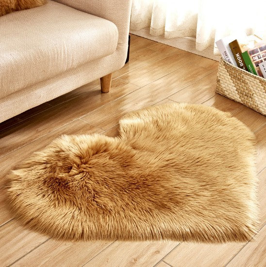 Plush Heart-Shaped Fluffy Rug – Soft Non-Slip Carpet for Living Room, Bedroom & Home Decor