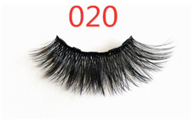 A Pair Of False Eyelashes With Magnets In Fashion