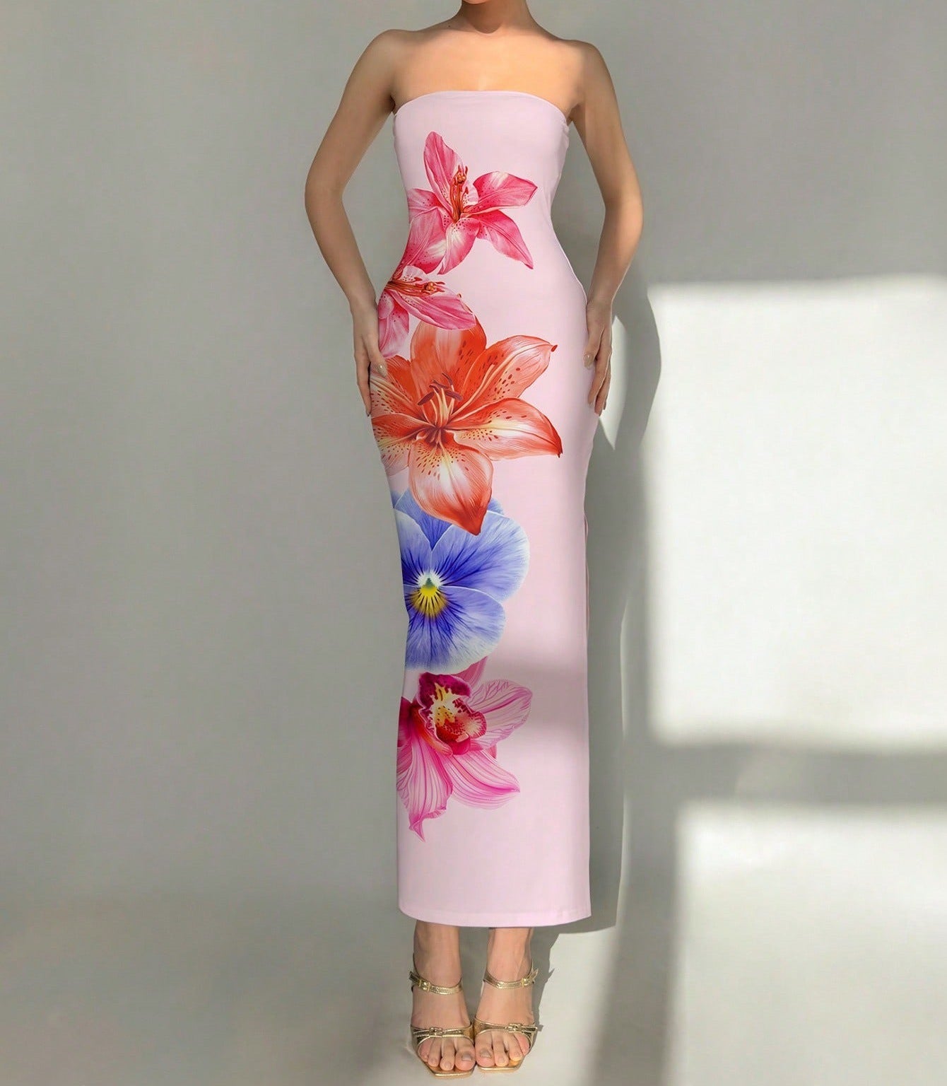 Women's Slim-Fit Floral Print Dress with Bold Contrast Colors – Elegant & Eye-Catching