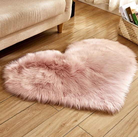 Plush Heart-Shaped Fluffy Rug – Soft Non-Slip Carpet for Living Room, Bedroom & Home Decor