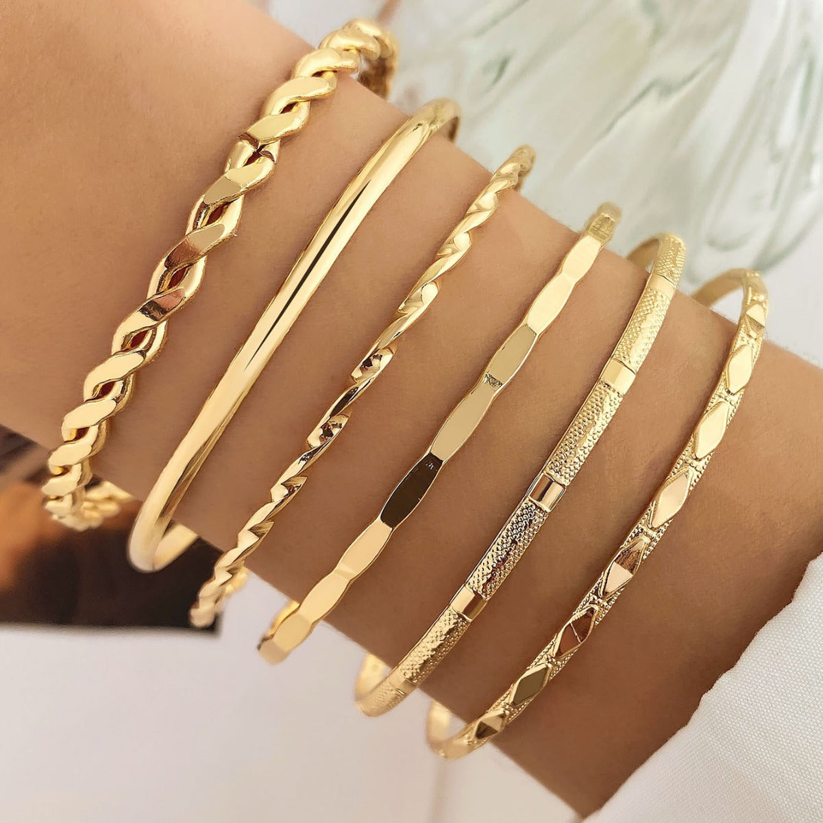 Bohemian Metal Chain Bracelet Set for Women – Geometric Gold Thick Link Chain Bangles – Layered Boho Fashion Jewelry, Trendy Female Accessories