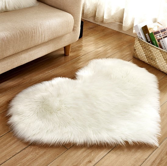 Plush Heart-Shaped Fluffy Rug – Soft Non-Slip Carpet for Living Room, Bedroom & Home Decor