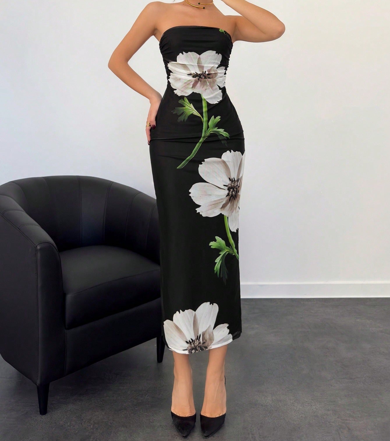 Women's Slim-Fit Floral Print Dress with Bold Contrast Colors – Elegant & Eye-Catching