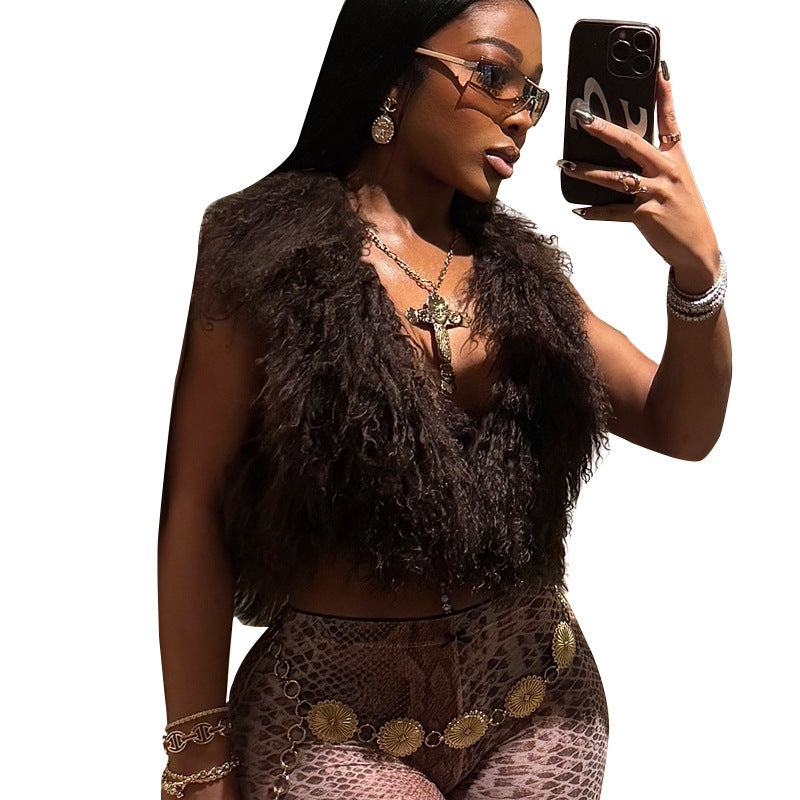 Luxury Bare Back Halter Vest Top with Faux Fur Collar – Trendy Sleeveless Fashion Statement for Women